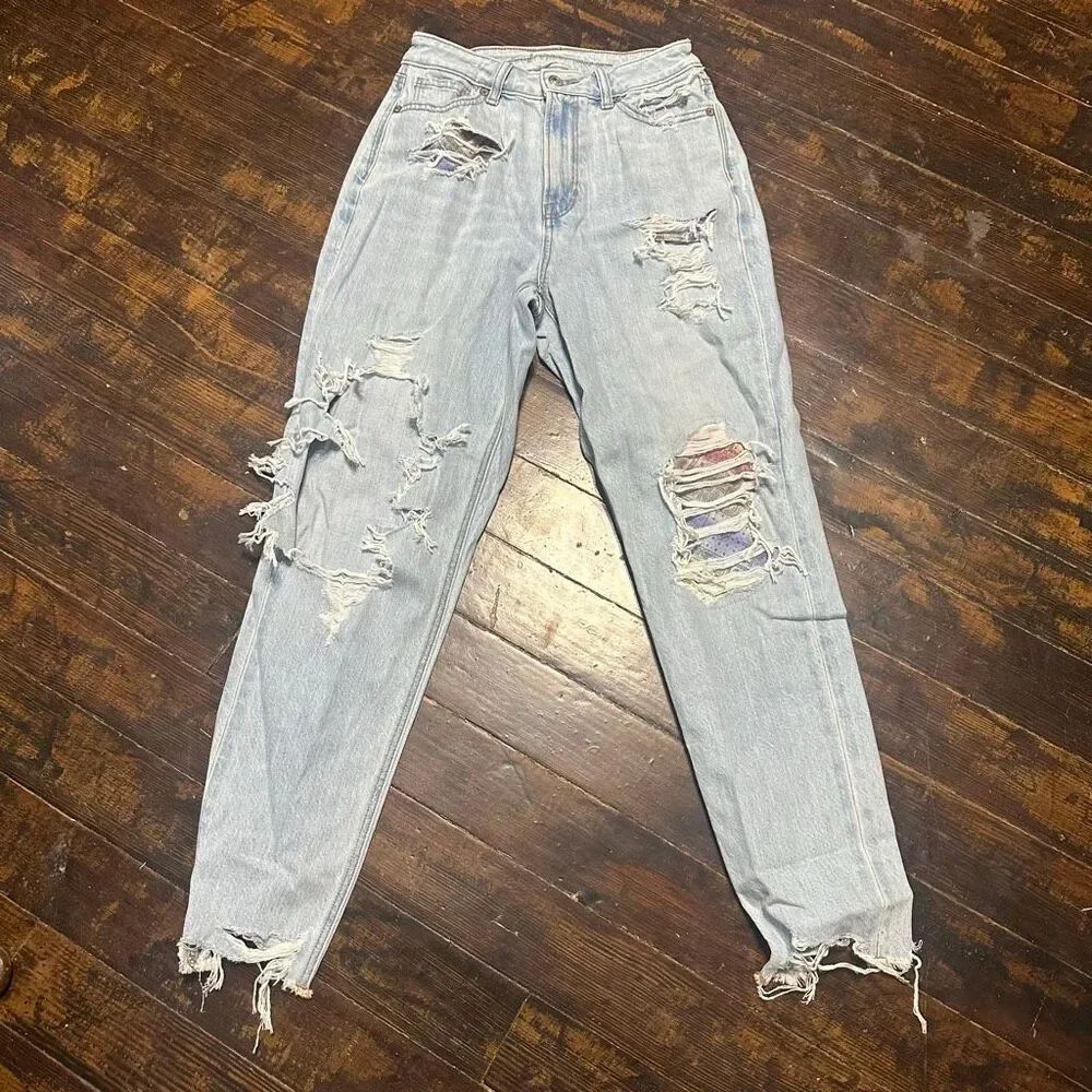 American Eagle Mom destroyed light wash relaxed jeans